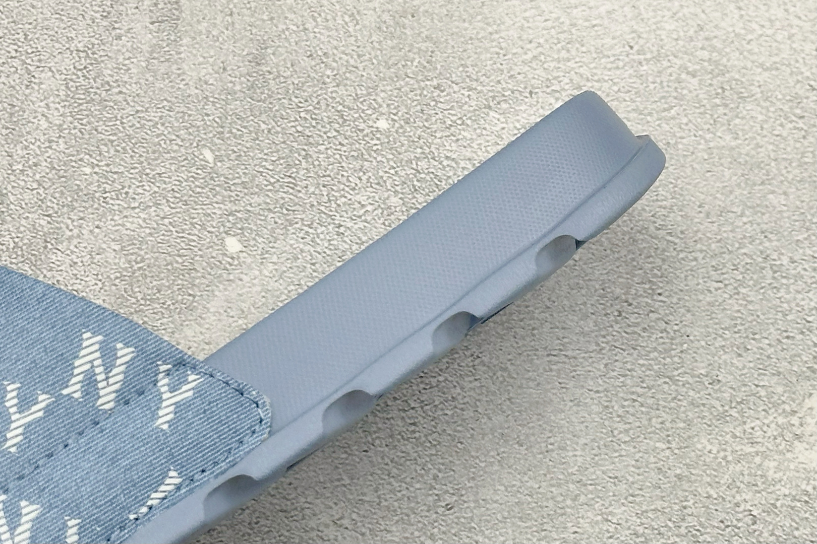 XB版MLB MOUNDER MONOGRAM SLIDE 百搭舒适休闲防滑防磨一字拖鞋 货号：3ALPSDM53-50
