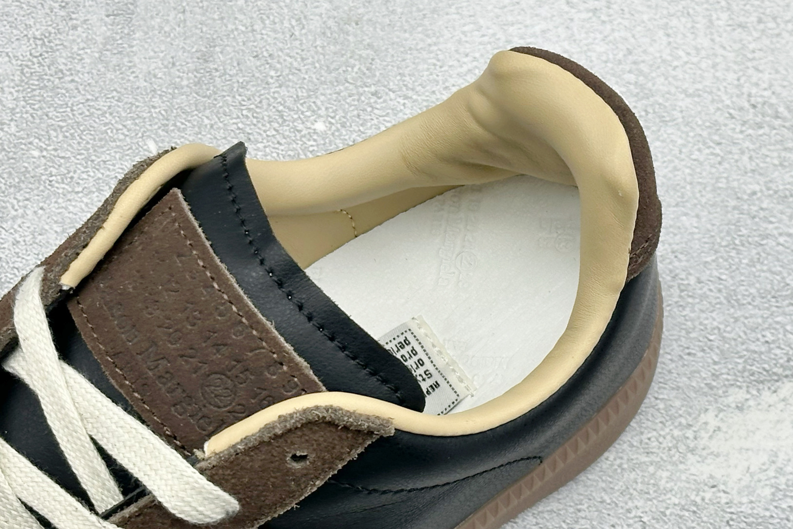 Y版Maison Margiela Calfskin Replica 马吉拉 德训运动休闲板鞋 #采用进口粒面头层小牛皮 Y版Maison Margiela Calfskin Replica 马吉拉 德训运动休闲板鞋 #采用进口粒面头层小牛皮