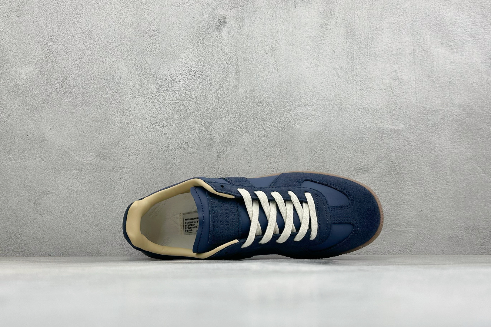Y版Maison Margiela Calfskin Replica 马吉拉 德训运动休闲板鞋 #采用进口粒面头层小牛皮 Y版Maison Margiela Calfskin Replica 马吉拉 德训运动休闲板鞋 #采用进口粒面头层小牛皮