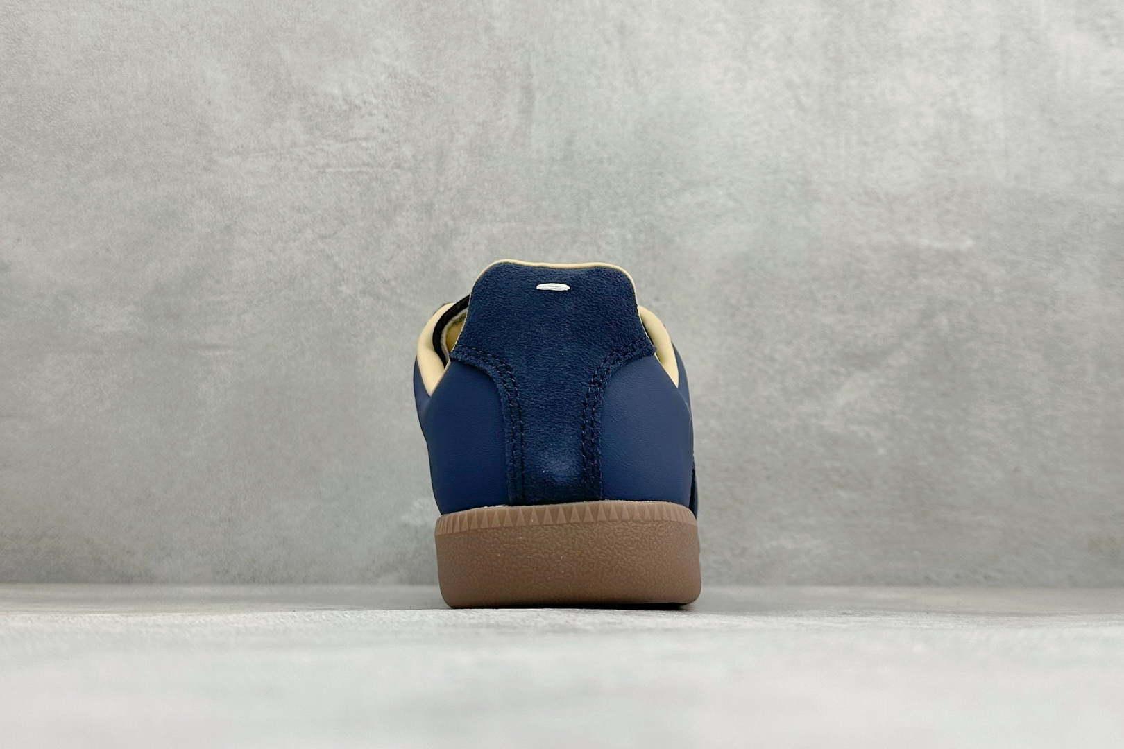 Y版Maison Margiela Calfskin Replica 马吉拉 德训运动休闲板鞋 #采用进口粒面头层小牛皮 Y版Maison Margiela Calfskin Replica 马吉拉 德训运动休闲板鞋 #采用进口粒面头层小牛皮