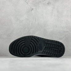 暗夜满钻 奢华出圈 AIR JORDAN 1,整鞋满铺精致闪钻面料,暗光下自带细腻光泽,哑光Swoosh勾简约大气,搭配 暗夜满钻 奢华出圈 AIR JORDAN 1,整鞋满铺精致闪钻面料,暗光下自带细腻光泽,哑光Swoosh勾简约大气,搭配