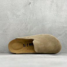 Birkenstock 勃肯凉鞋系列 #采用质地柔软牛皮绒面革植入羊羔毛鞋垫和里衬材质 中底搭载缓震软木橡胶 外置EVA Birkenstock 勃肯凉鞋系列 #采用质地柔软牛皮绒面革植入羊羔毛鞋垫和里衬材质 中底搭载缓震软木橡胶 外置EVA