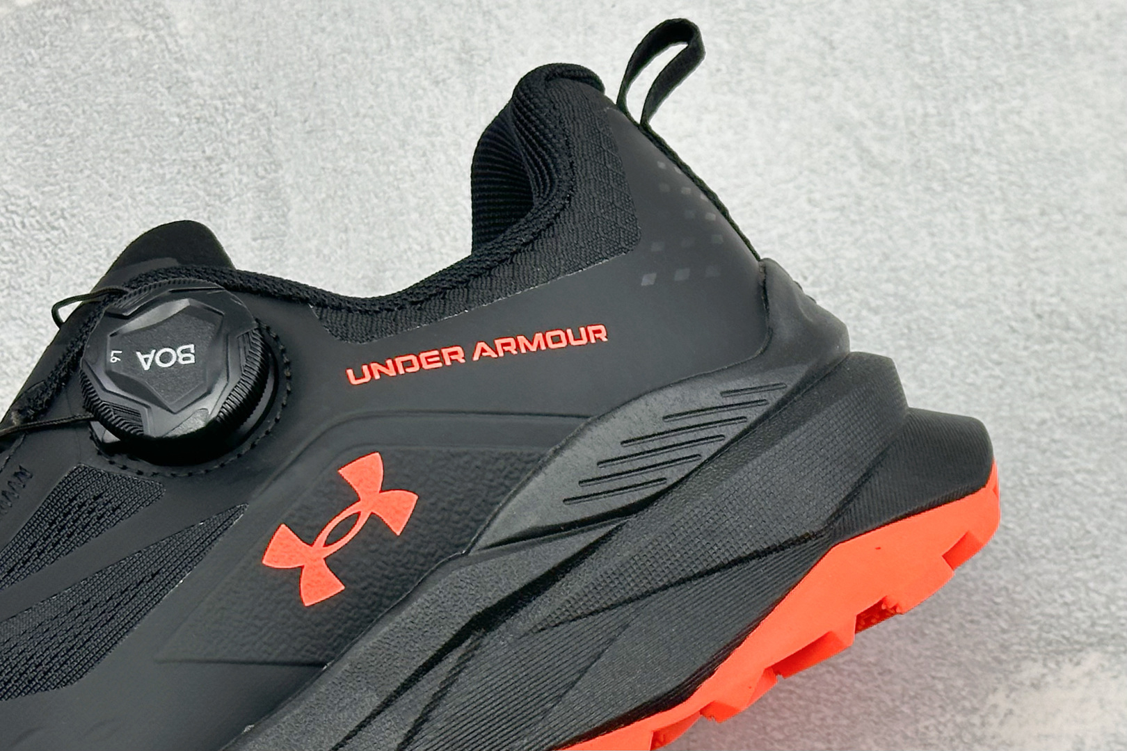 安德玛UNDER ARMOUR 织物TPU 圆头旋钮 减震防滑低帮越野跑鞋 货号：-117 