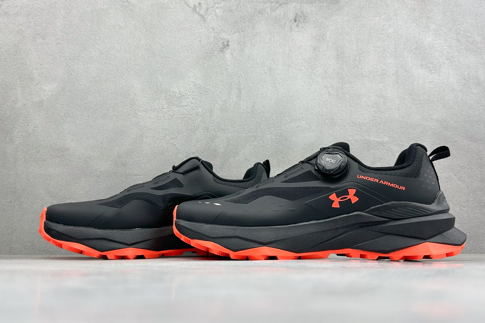 安德玛UNDER ARMOUR 织物TPU 圆头旋钮 减震防滑低帮越野跑鞋 货号：-117 