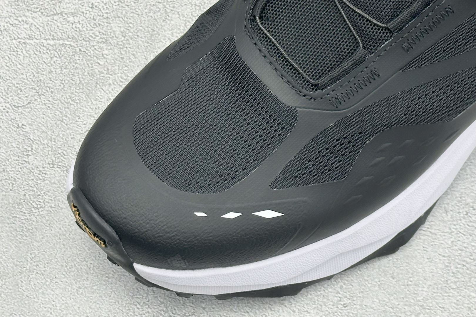 安德玛UNDER ARMOUR 织物TPU 圆头旋钮 减震防滑低帮越野跑鞋 货号：-001 