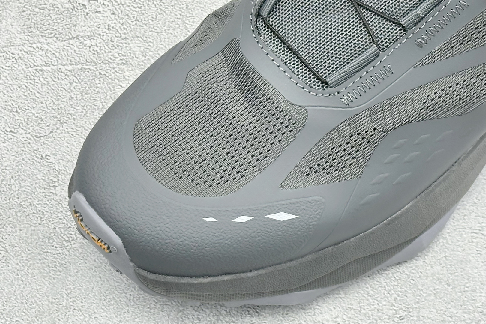 安德玛UNDER ARMOUR 织物TPU 圆头旋钮 减震防滑低帮越野跑鞋 货号：-115 