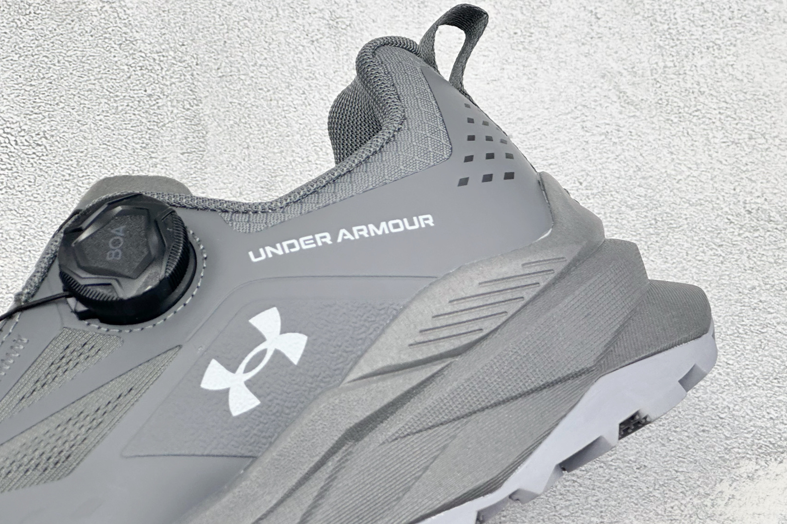 安德玛UNDER ARMOUR 织物TPU 圆头旋钮 减震防滑低帮越野跑鞋 货号：-115 