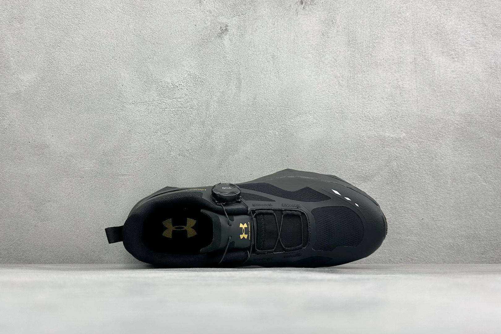 安德玛UNDER ARMOUR 织物TPU 圆头旋钮 减震防滑低帮越野跑鞋 货号：-116 