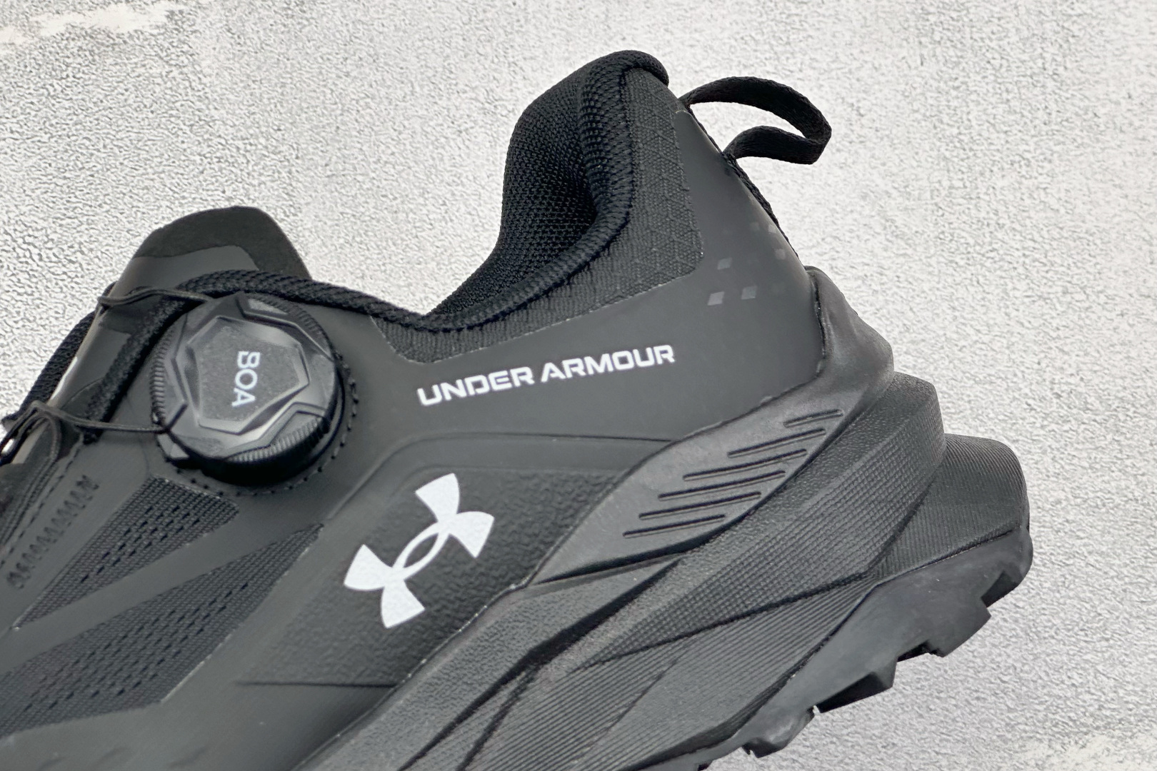 安德玛UNDER ARMOUR 织物TPU 圆头旋钮 减震防滑低帮越野跑鞋 货号：-002 