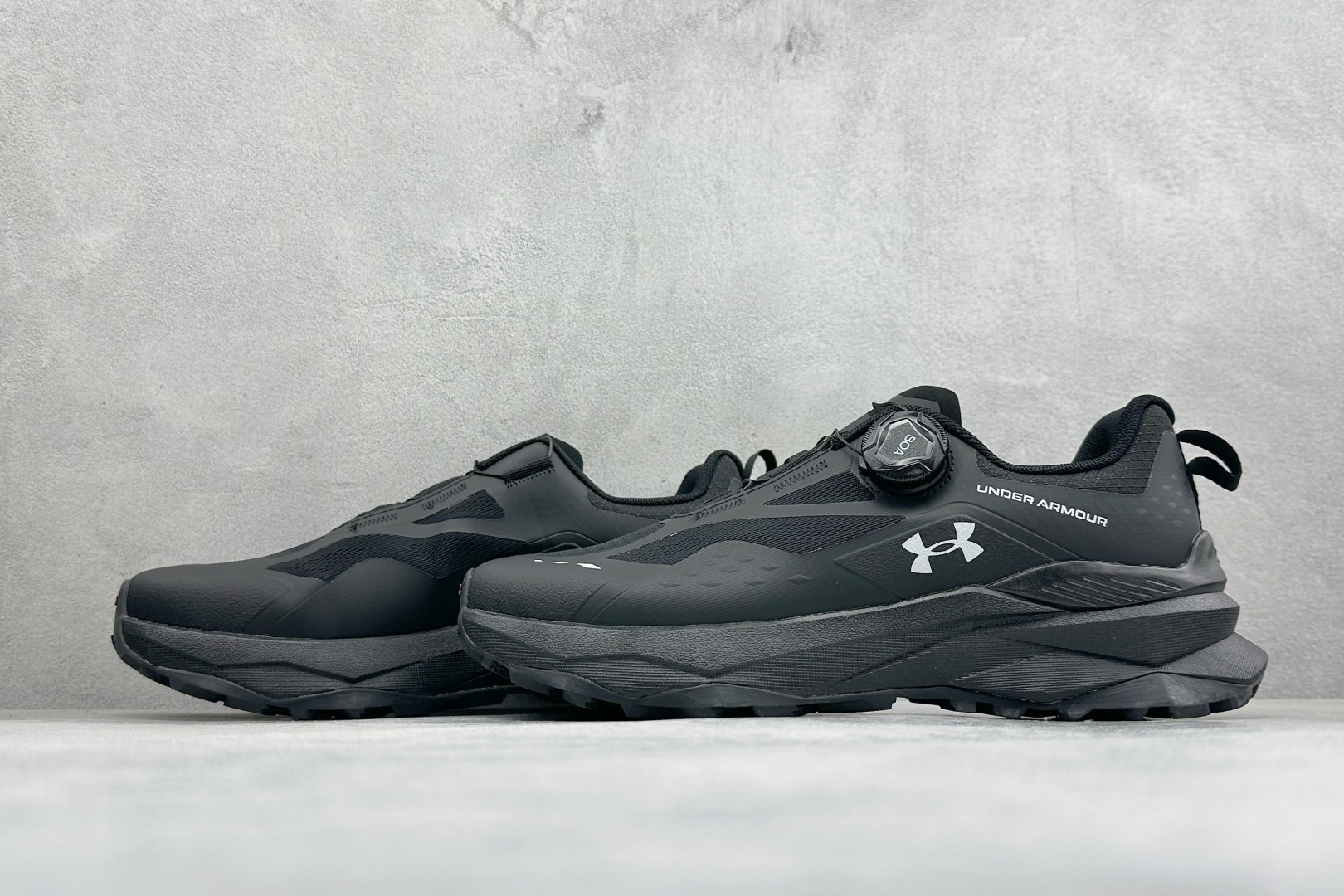 安德玛UNDER ARMOUR 织物TPU 圆头旋钮 减震防滑低帮越野跑鞋 货号：-002 