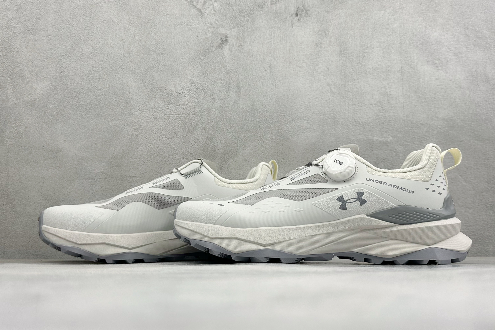 安德玛UNDER ARMOUR 织物TPU 圆头旋钮 减震防滑低帮越野跑鞋 货号：-111 