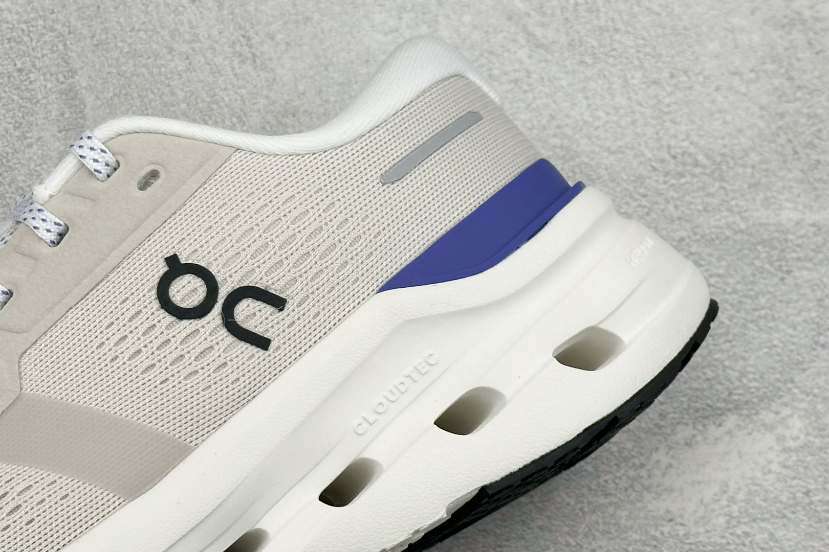 RS版On Cloudrunner 3 昂跑 户外街头机能风新兴品牌轻便低帮跑步鞋 首发实拍鞋款以网球为灵感的运动休闲鞋