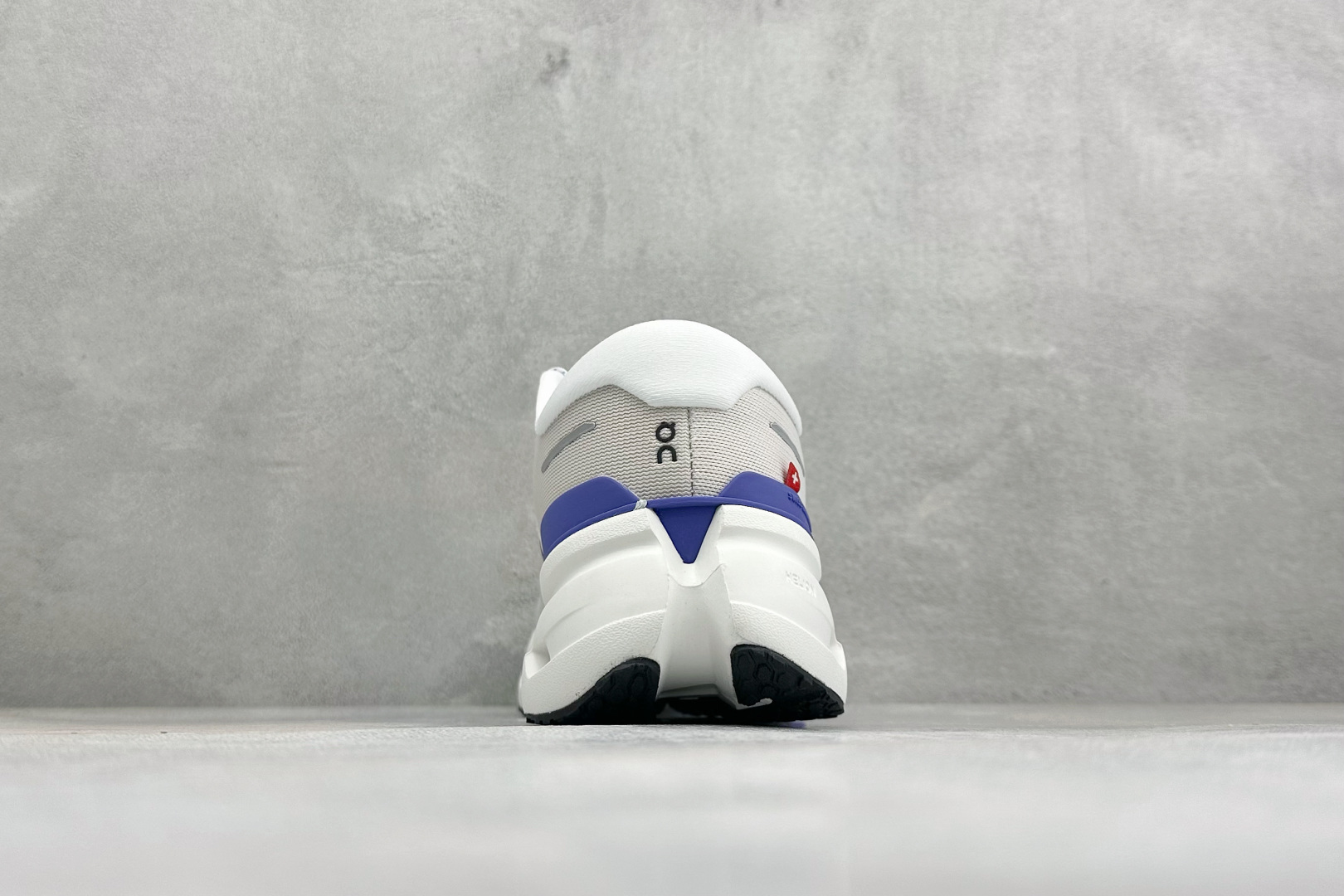 RS版On Cloudrunner 3 昂跑 户外街头机能风新兴品牌轻便低帮跑步鞋 首发实拍鞋款以网球为灵感的运动休闲鞋