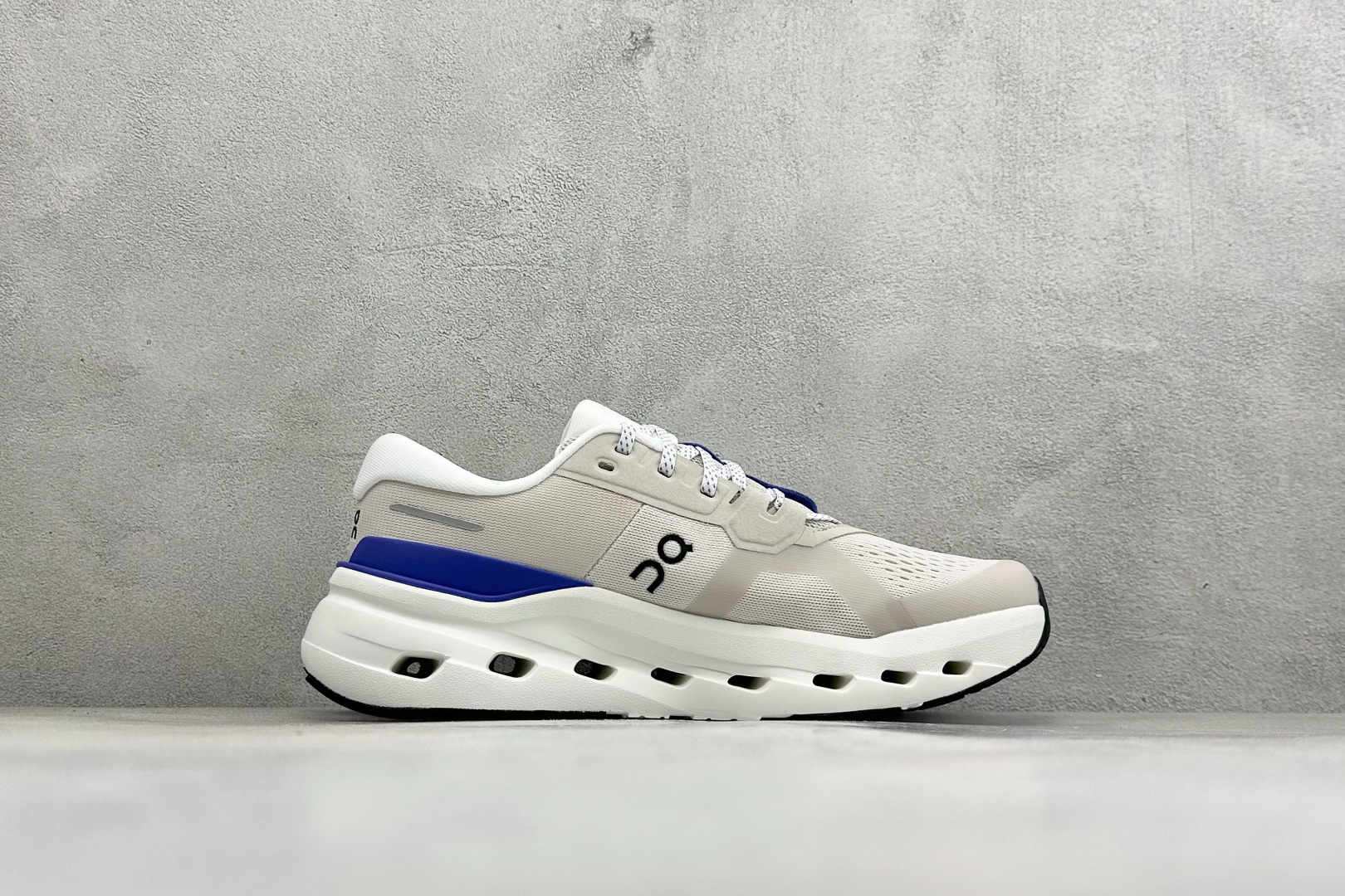 RS版On Cloudrunner 3 昂跑 户外街头机能风新兴品牌轻便低帮跑步鞋 首发实拍鞋款以网球为灵感的运动休闲鞋