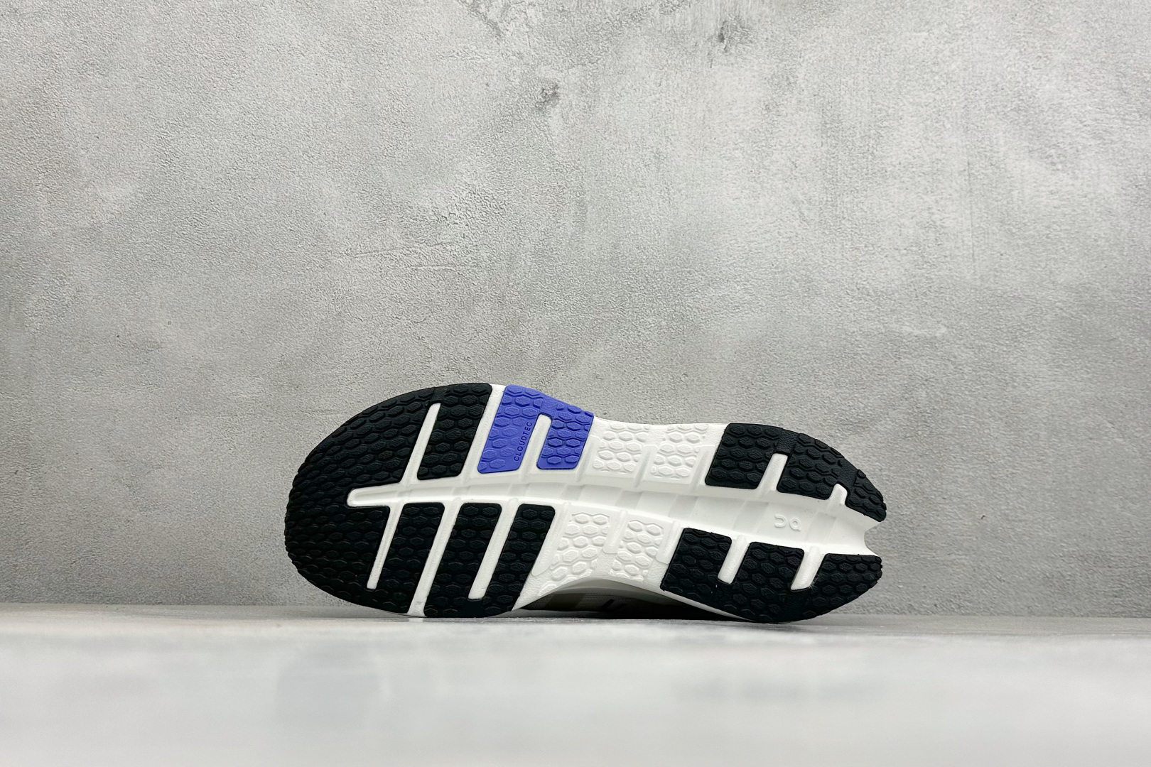 RS版On Cloudrunner 3 昂跑 户外街头机能风新兴品牌轻便低帮跑步鞋 首发实拍鞋款以网球为灵感的运动休闲鞋