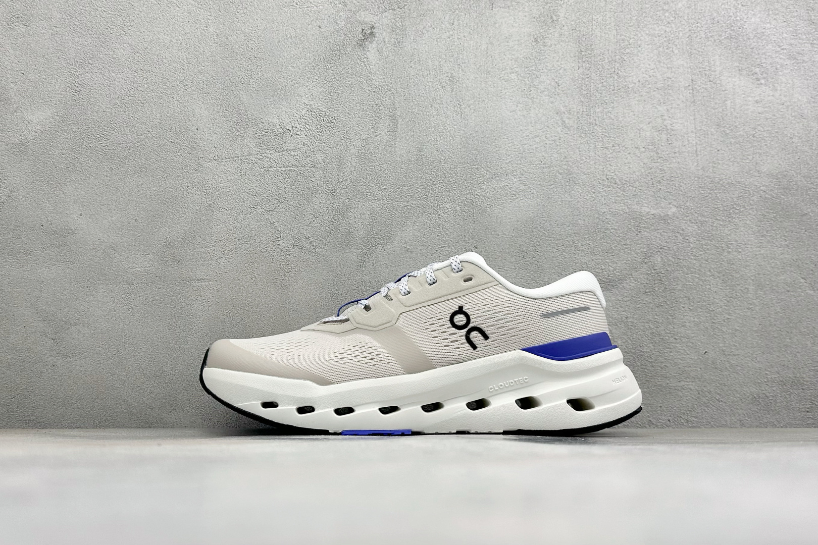 RS版On Cloudrunner 3 昂跑 户外街头机能风新兴品牌轻便低帮跑步鞋 首发实拍鞋款以网球为灵感的运动休闲鞋