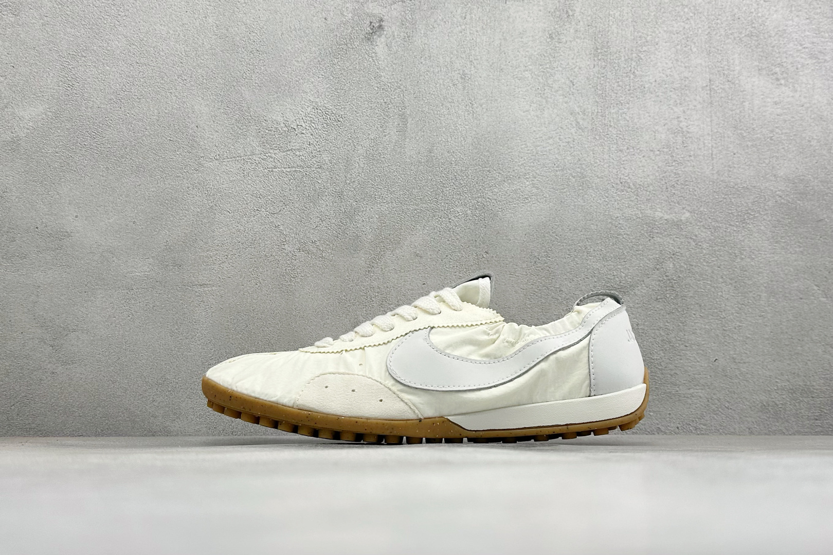 D版Jacquemus x Nike Moon Shoe SP网红薄底低帮生活休闲鞋 #鞋面采用柔软的尼龙材质与麂皮拼接 D版Jacquemus x Nike Moon Shoe SP网红薄底低帮生活休闲鞋 #鞋面采用柔软的尼龙材质与麂皮拼接