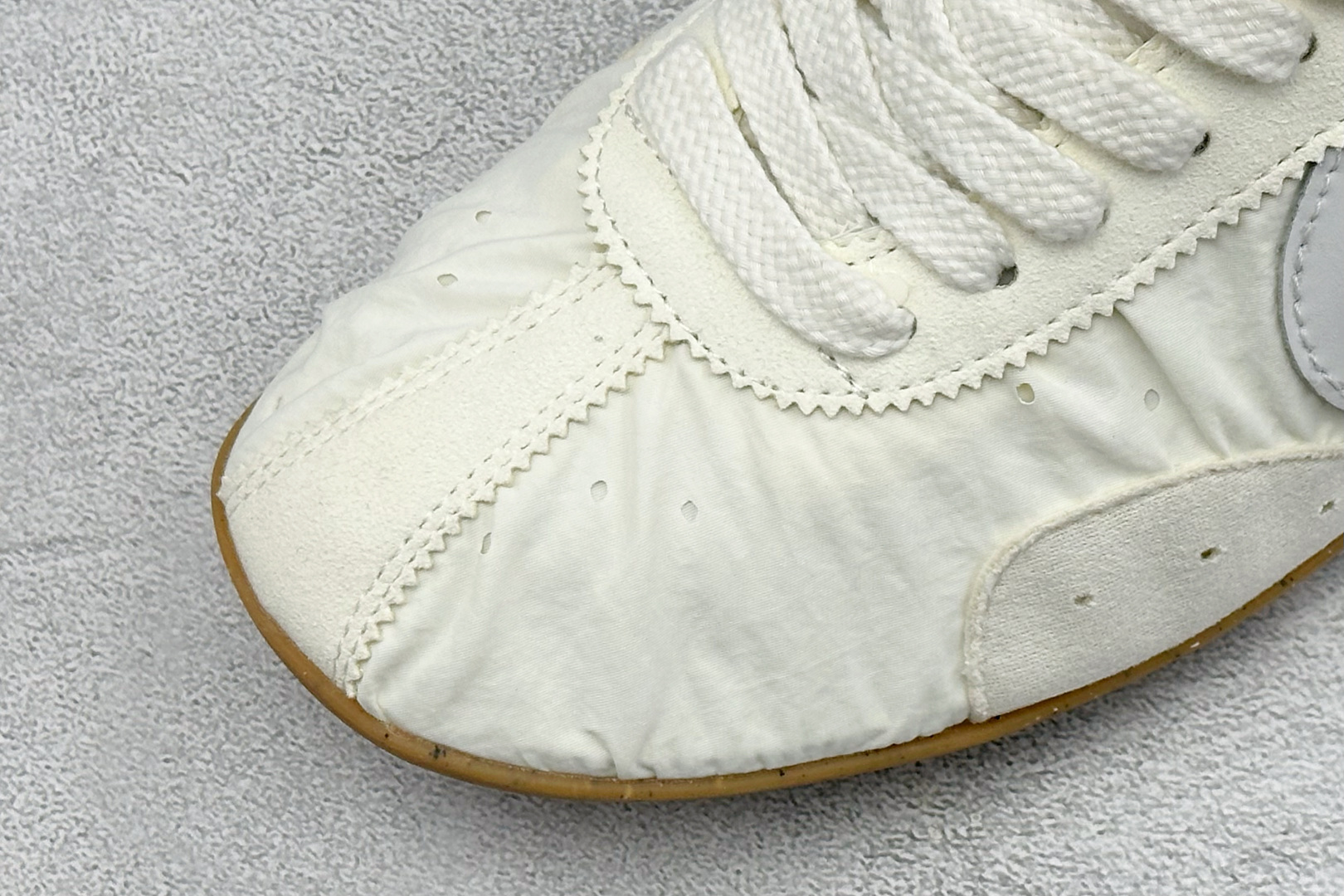 D版Jacquemus x Nike Moon Shoe SP网红薄底低帮生活休闲鞋 #鞋面采用柔软的尼龙材质与麂皮拼接 D版Jacquemus x Nike Moon Shoe SP网红薄底低帮生活休闲鞋 #鞋面采用柔软的尼龙材质与麂皮拼接