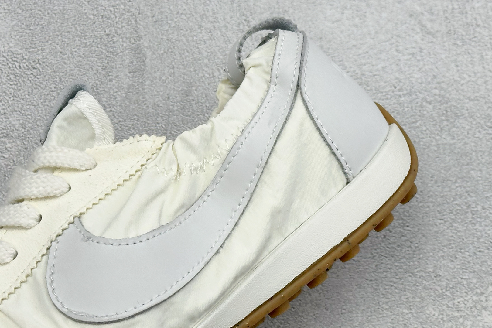 D版Jacquemus x Nike Moon Shoe SP网红薄底低帮生活休闲鞋 #鞋面采用柔软的尼龙材质与麂皮拼接 D版Jacquemus x Nike Moon Shoe SP网红薄底低帮生活休闲鞋 #鞋面采用柔软的尼龙材质与麂皮拼接