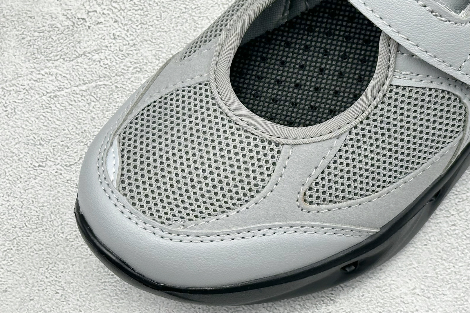 TG版新百伦New Balance NB Breeze 舒适柔软 玛丽珍 魔术贴低帮生活休闲鞋 货号：SD2202GR2