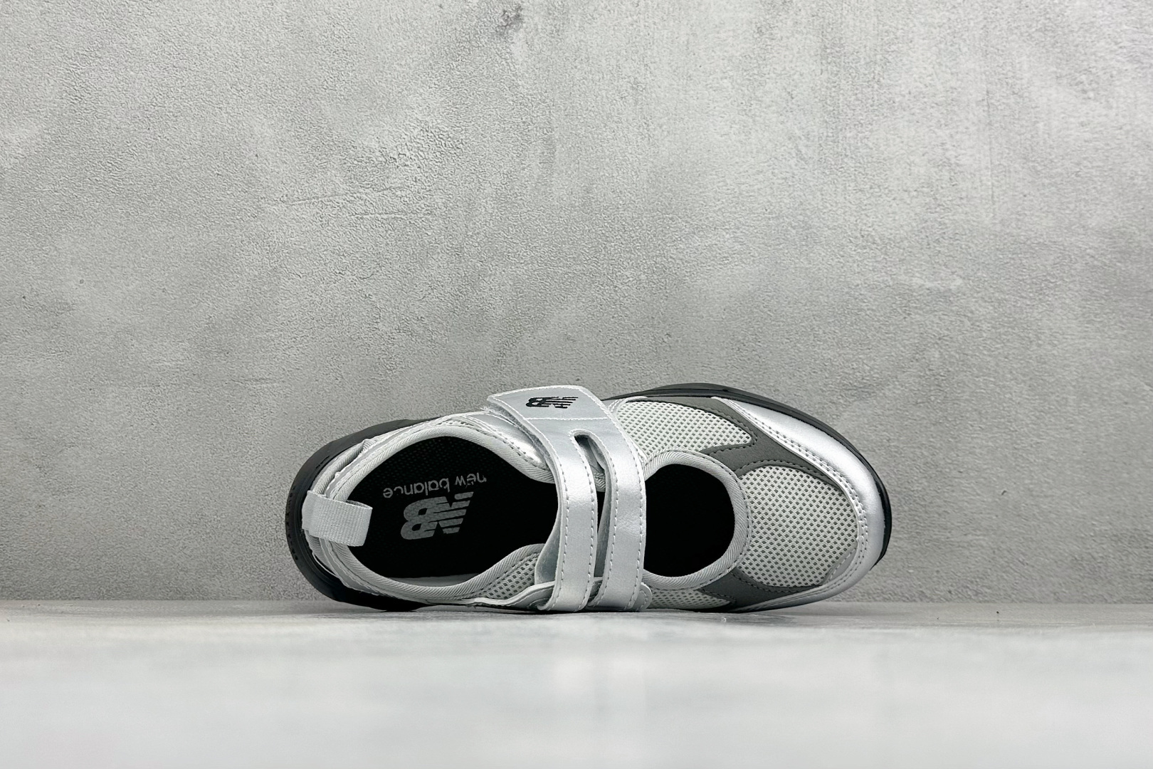 TG版新百伦New Balance NB Breeze 舒适柔软 玛丽珍 魔术贴低帮生活休闲鞋 货号：SD2202SI2