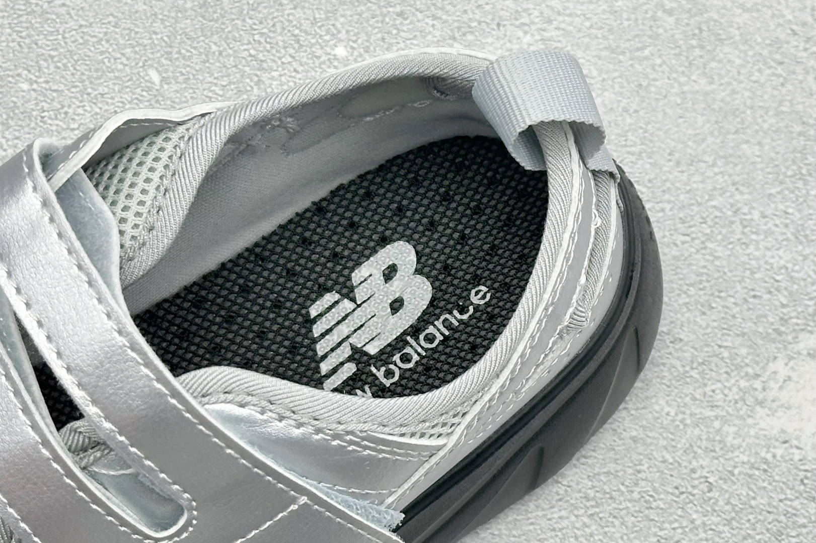 TG版新百伦New Balance NB Breeze 舒适柔软 玛丽珍 魔术贴低帮生活休闲鞋 货号：SD2202SI2