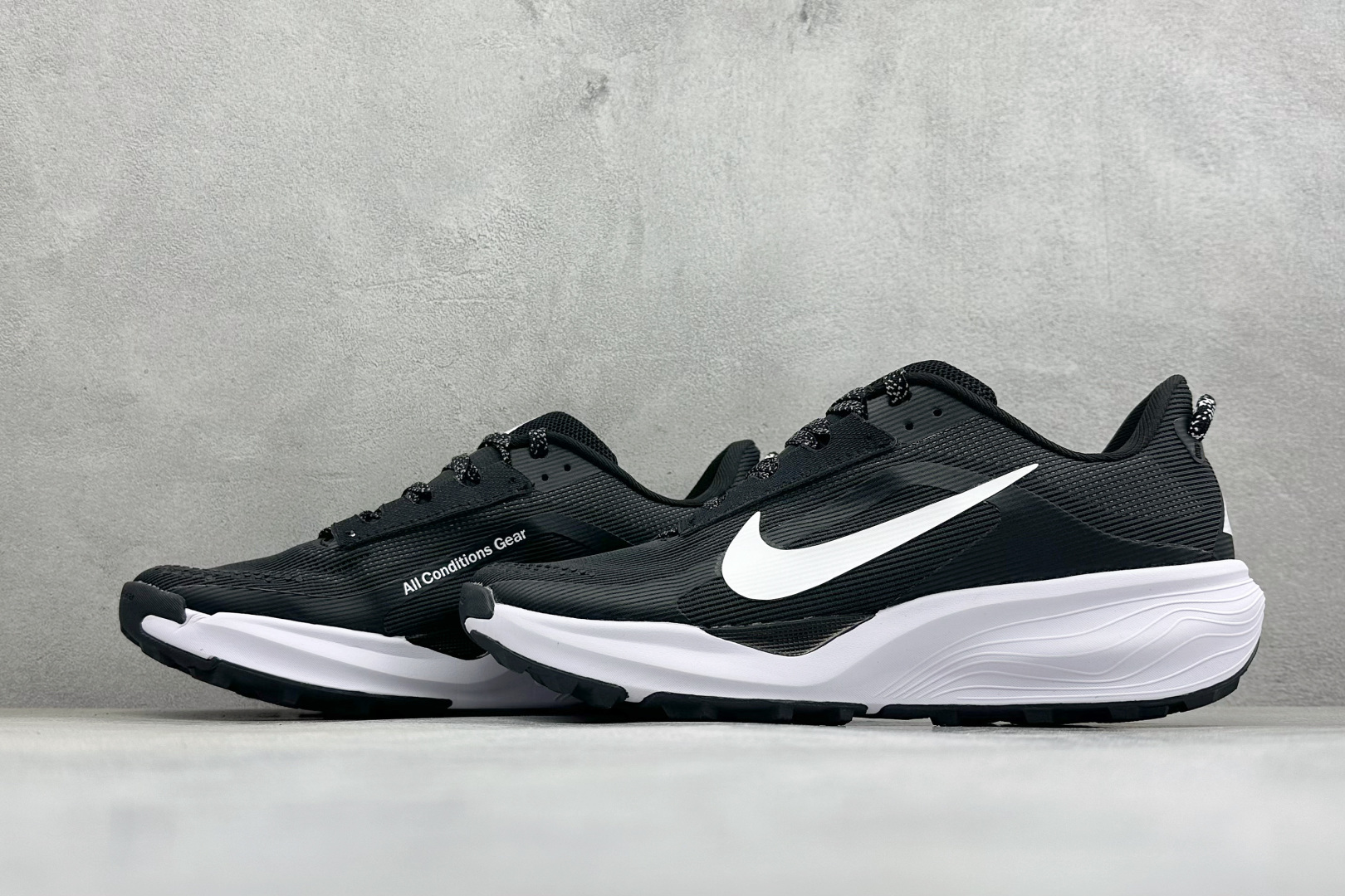 GS版NIKE ACG PEGASUS TRAIL 网面耐磨防震跑步鞋 登月兼顾迅疾外观和稳固脚感 后跟覆面和中足动态支