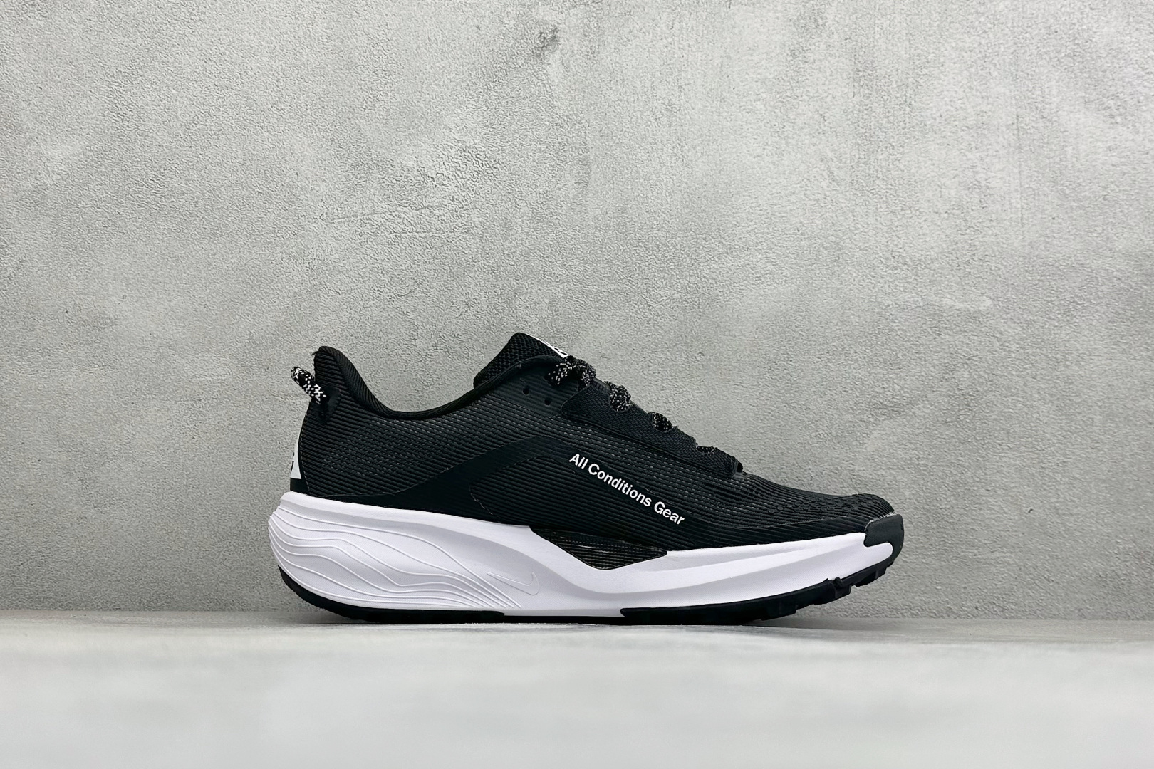 GS版NIKE ACG PEGASUS TRAIL 网面耐磨防震跑步鞋 登月兼顾迅疾外观和稳固脚感 后跟覆面和中足动态支
