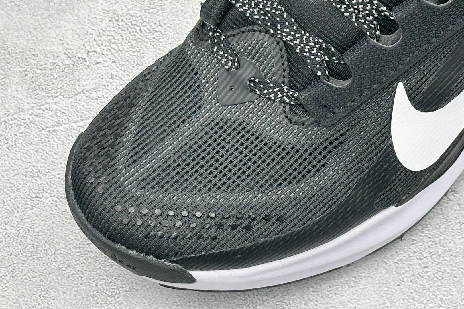 GS版NIKE ACG PEGASUS TRAIL 网面耐磨防震跑步鞋 登月兼顾迅疾外观和稳固脚感 后跟覆面和中足动态支
