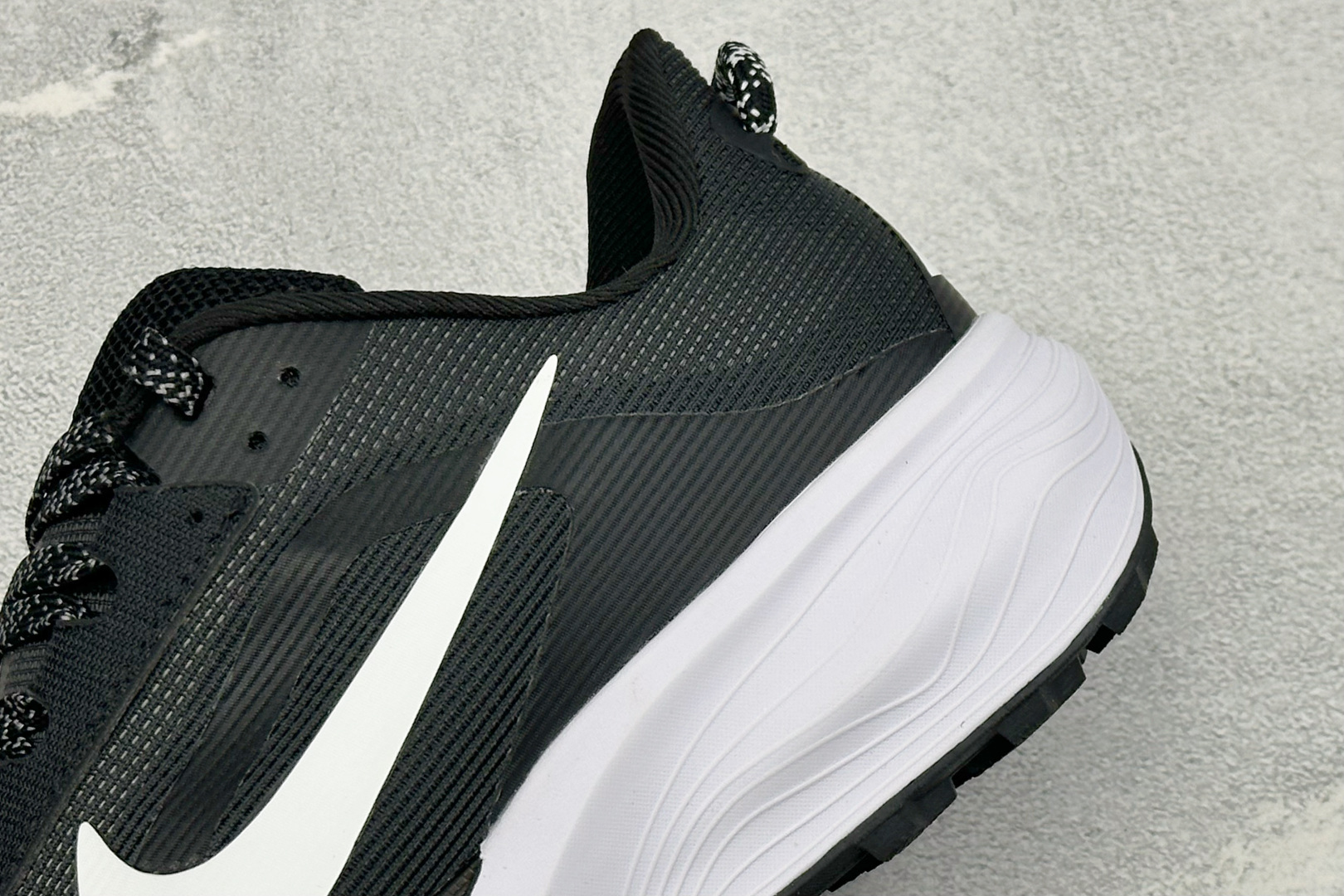 GS版NIKE ACG PEGASUS TRAIL 网面耐磨防震跑步鞋 登月兼顾迅疾外观和稳固脚感 后跟覆面和中足动态支