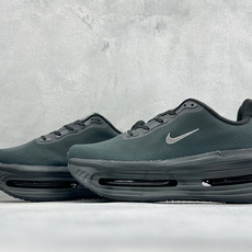 GS版Nike VOMERO PREMIUM 耐克 舒适减震防滑 低帮跑步鞋 全掌ReactX泡绵中底 前掌和后跟还配备 GS版Nike VOMERO PREMIUM 耐克 舒适减震防滑 低帮跑步鞋 全掌ReactX泡绵中底 前掌和后跟还配备