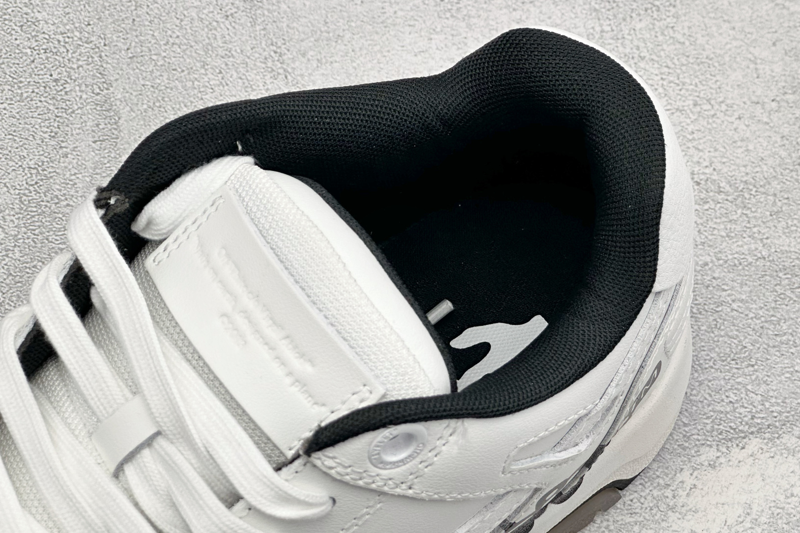 S版 OFF-White C/O VirGil Abloh 时尚百搭休闲鞋 独家首发新款 采用环保牛剖革组合网织布鞋面材