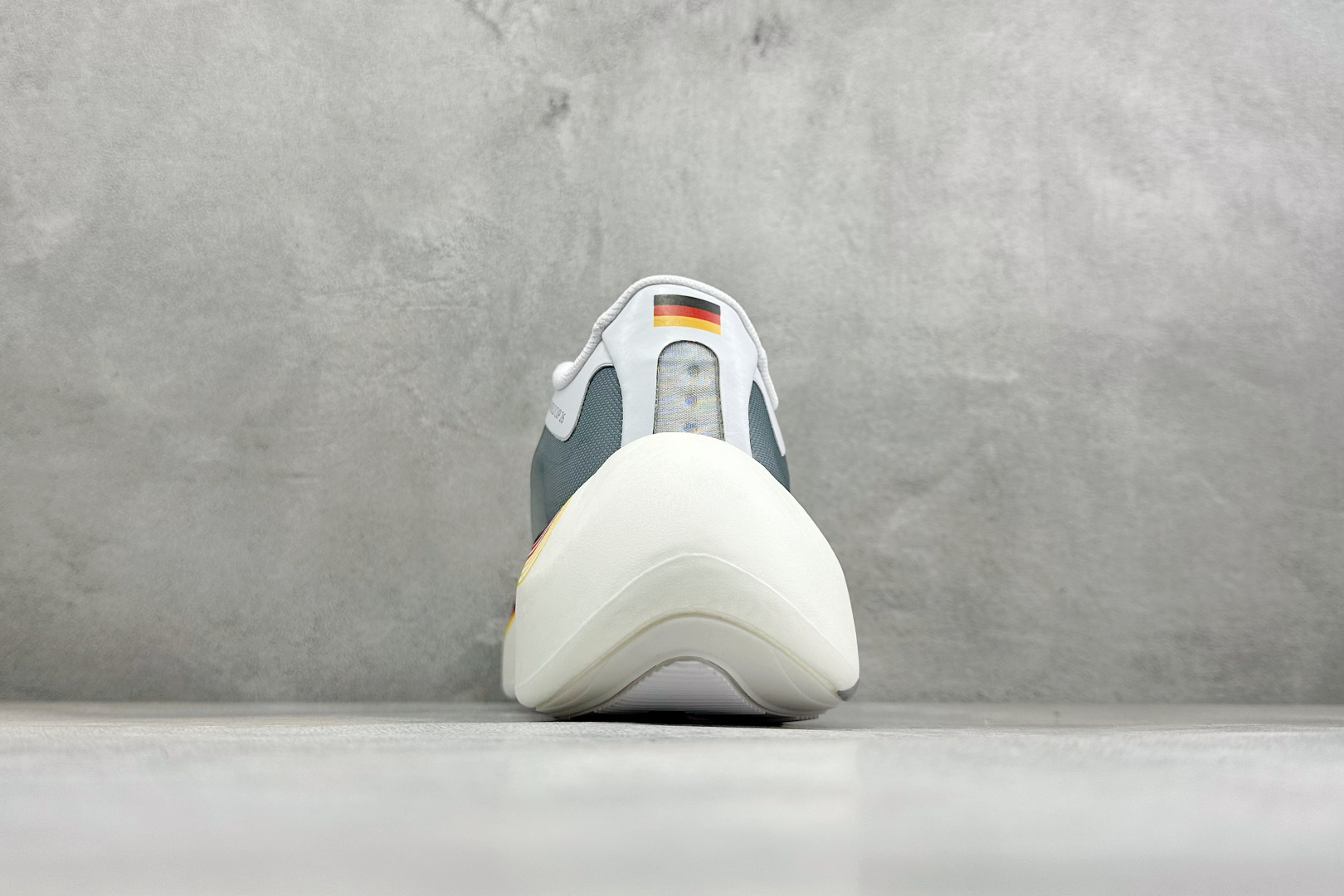JF版Adidas HyperBoost Edge M 世界杯联名 阿迪爆米花透气缓震跑步鞋 货号：LC1124 尺码：