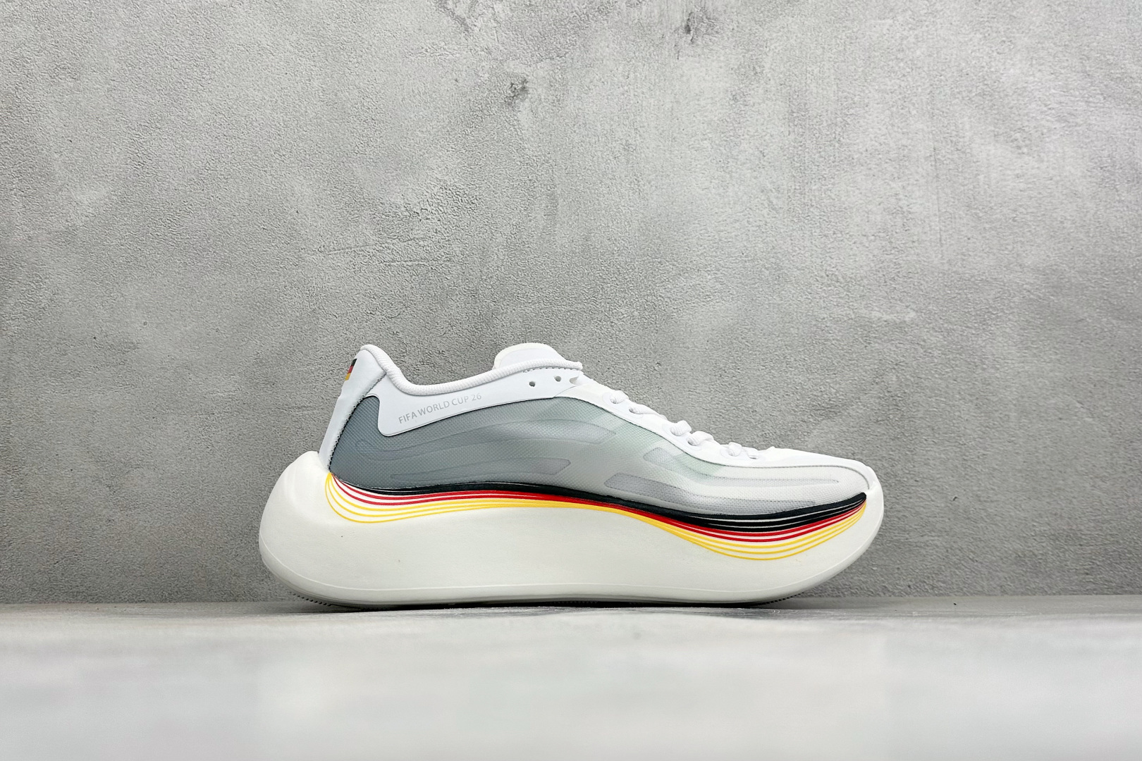 JF版Adidas HyperBoost Edge M 世界杯联名 阿迪爆米花透气缓震跑步鞋 货号：LC1124 尺码：