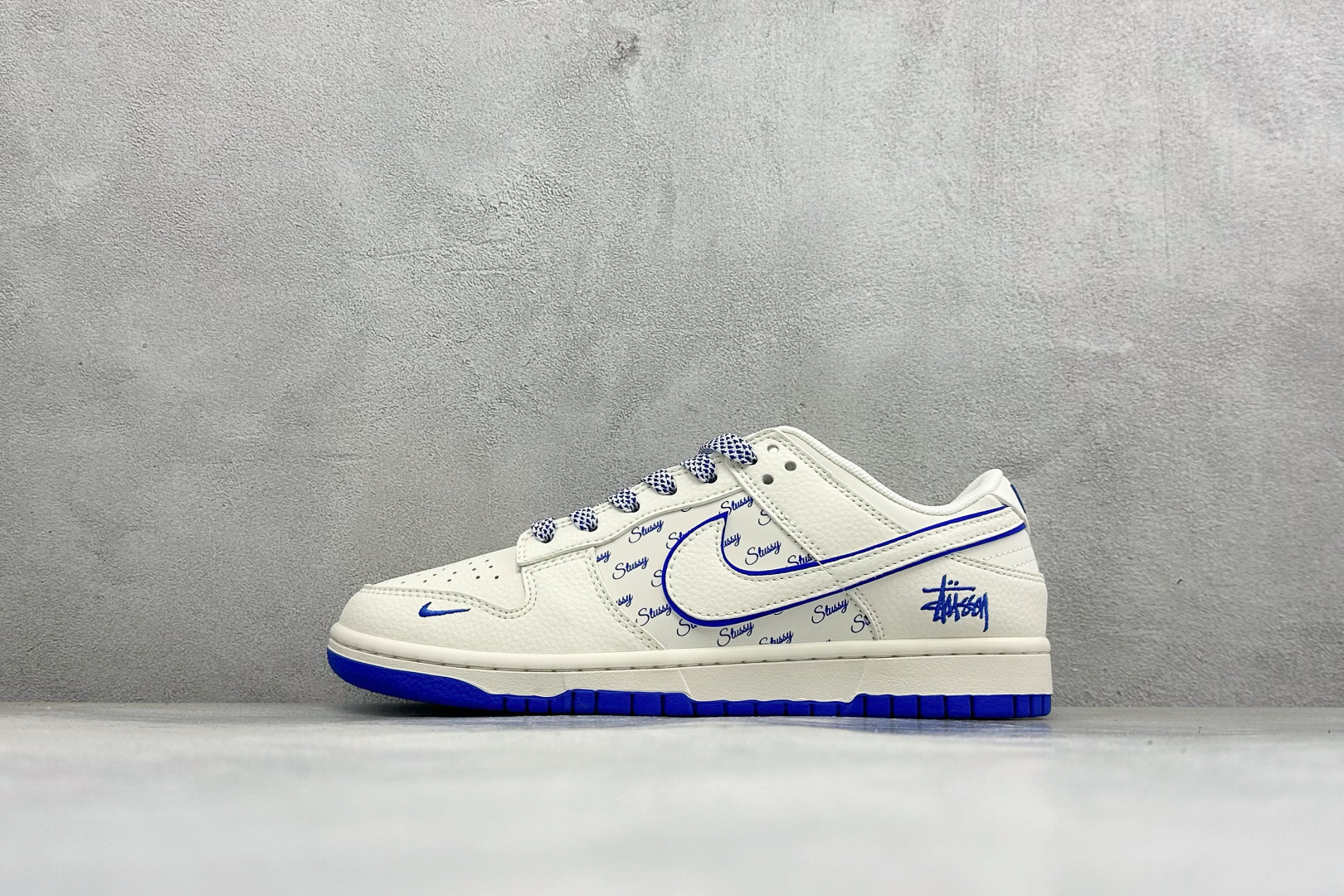 福利特价 Nike Dunk Low Retro 联名 周年高端定制 低帮休闲板鞋 #定制鞋盒 大厂纯原品质出货 超高清 福利特价 Nike Dunk Low Retro 联名 周年高端定制 低帮休闲板鞋 #定制鞋盒 大厂纯原品质出货 超高清