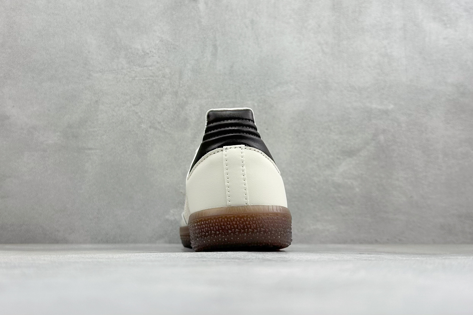 Adidas Originals Samba 桑巴舞系列阿迪达斯 三叶草 绅士德训足球风百搭低帮休闲运动板鞋 货号: I Adidas Originals Samba 桑巴舞系列阿迪达斯 三叶草 绅士德训足球风百搭低帮休闲运动板鞋 货号: I