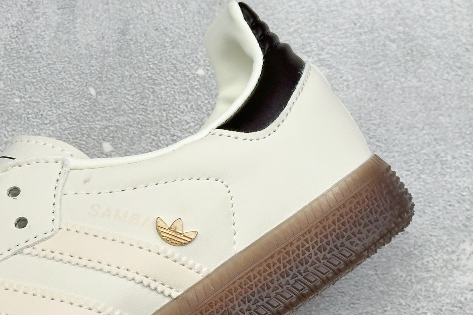 Adidas Originals Samba 桑巴舞系列阿迪达斯 三叶草 绅士德训足球风百搭低帮休闲运动板鞋 货号: I Adidas Originals Samba 桑巴舞系列阿迪达斯 三叶草 绅士德训足球风百搭低帮休闲运动板鞋 货号: I