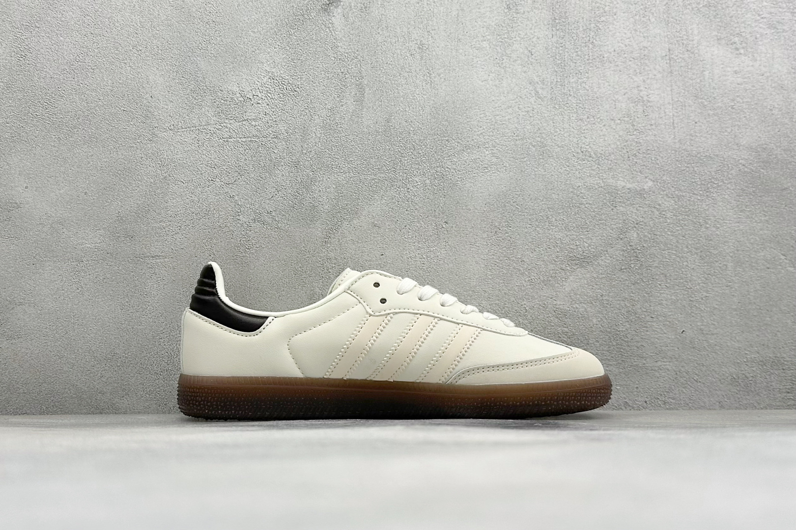 Adidas Originals Samba 桑巴舞系列阿迪达斯 三叶草 绅士德训足球风百搭低帮休闲运动板鞋 货号: I Adidas Originals Samba 桑巴舞系列阿迪达斯 三叶草 绅士德训足球风百搭低帮休闲运动板鞋 货号: I