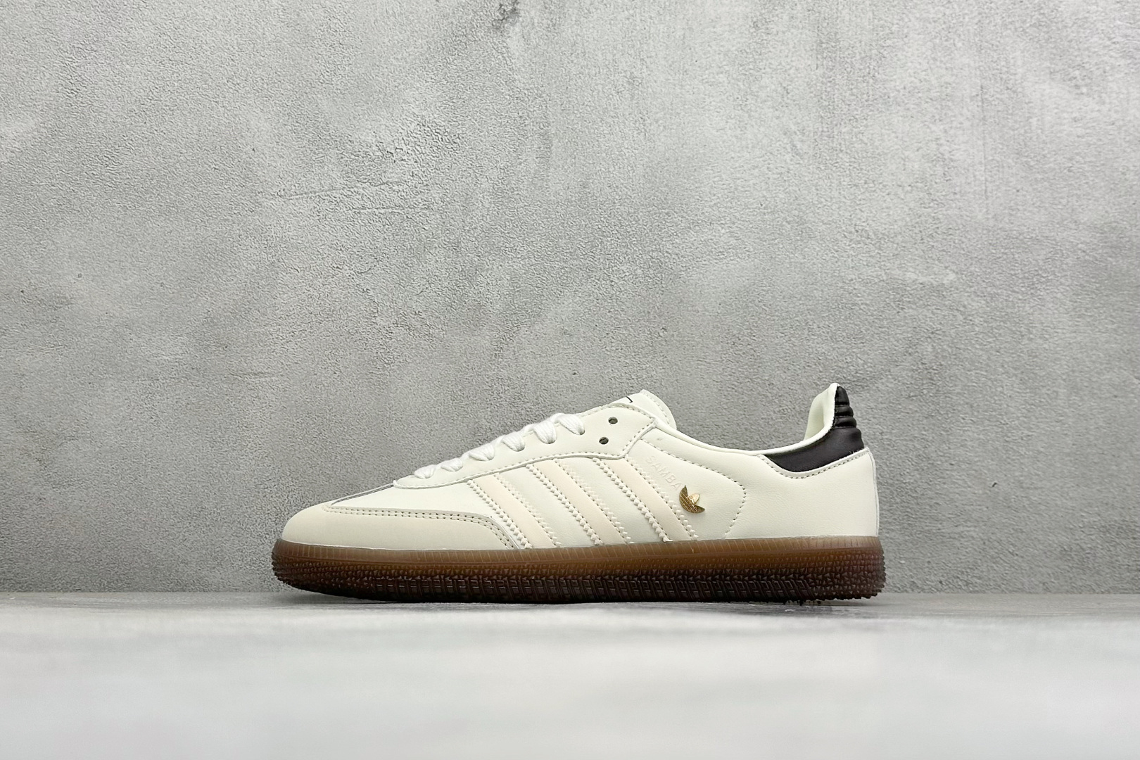 Adidas Originals Samba 桑巴舞系列阿迪达斯 三叶草 绅士德训足球风百搭低帮休闲运动板鞋 货号: I Adidas Originals Samba 桑巴舞系列阿迪达斯 三叶草 绅士德训足球风百搭低帮休闲运动板鞋 货号: I