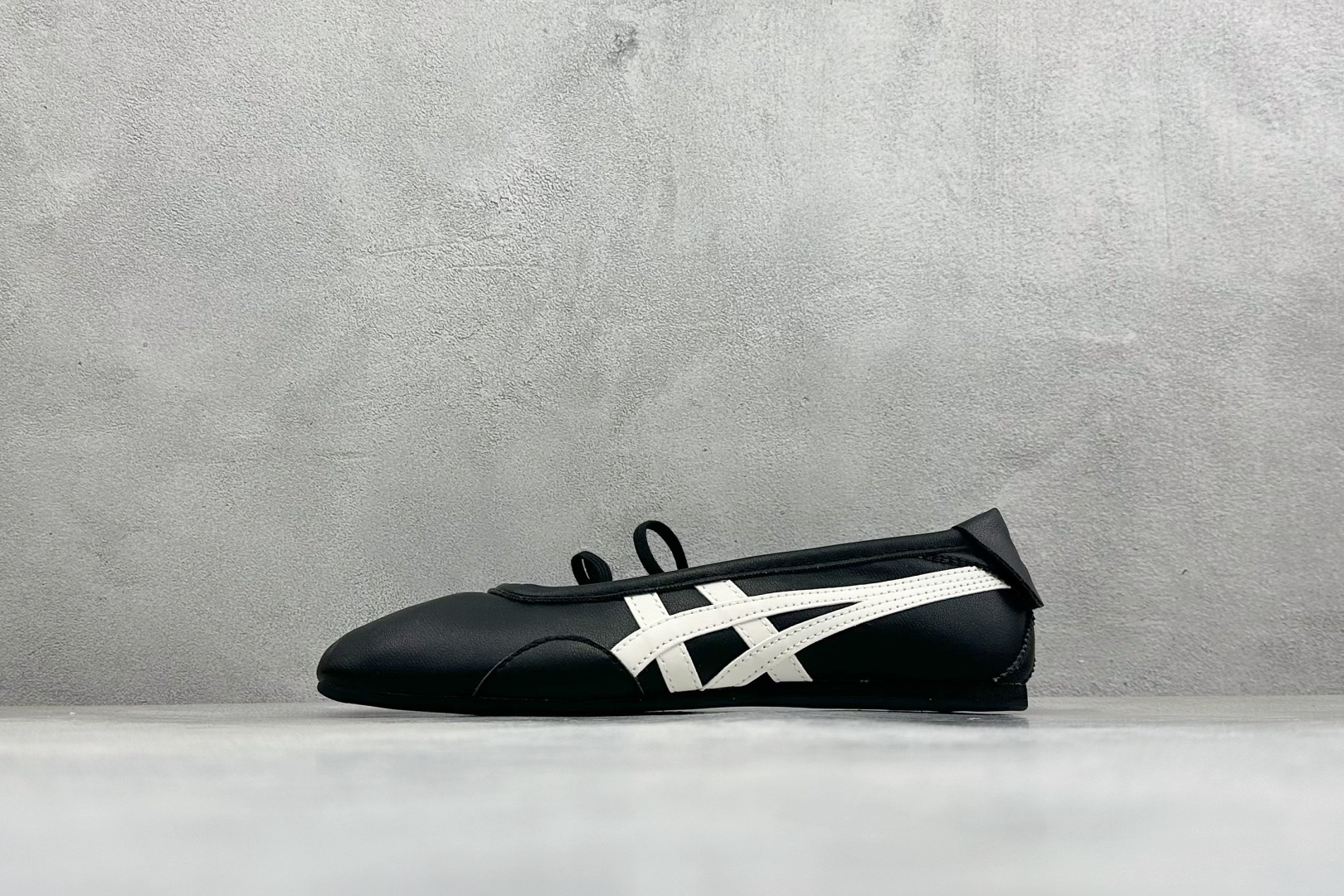 亚瑟士Onitsuka GYMNARINA 鬼冢虎 玛丽珍芭蕾鞋 热门爆款来袭 夏季必备 头层皮面玛丽珍芭蕾鞋款 原盒原 亚瑟士Onitsuka GYMNARINA 鬼冢虎 玛丽珍芭蕾鞋 热门爆款来袭 夏季必备 头层皮面玛丽珍芭蕾鞋款 原盒原
