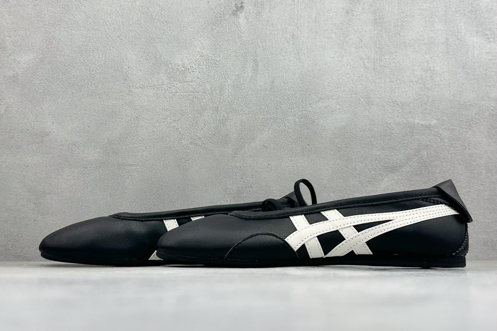 亚瑟士Onitsuka GYMNARINA 鬼冢虎 玛丽珍芭蕾鞋 热门爆款来袭 夏季必备 头层皮面玛丽珍芭蕾鞋款 原盒原 亚瑟士Onitsuka GYMNARINA 鬼冢虎 玛丽珍芭蕾鞋 热门爆款来袭 夏季必备 头层皮面玛丽珍芭蕾鞋款 原盒原