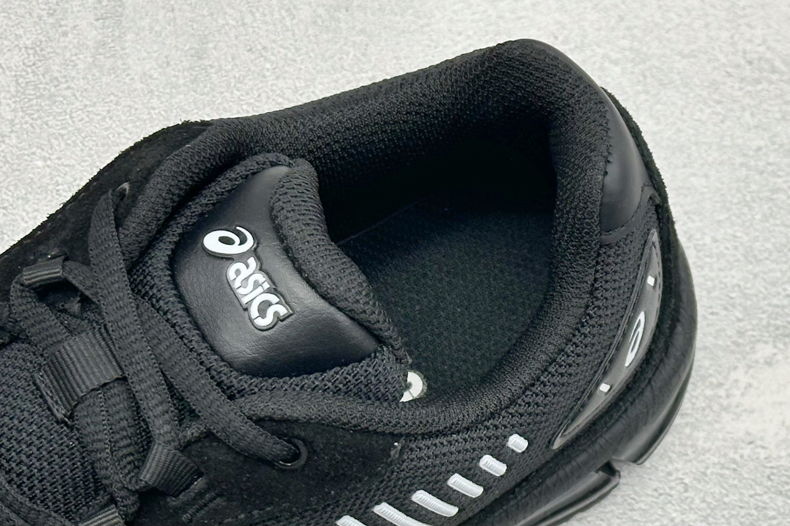 Asics Gel-Quantum 360 I AMP亚瑟士复古透气缓震耐磨跑步鞋 #鞋面采用无缝线鞋面,贴合脚型,穿着 Asics Gel-Quantum 360 I AMP亚瑟士复古透气缓震耐磨跑步鞋 #鞋面采用无缝线鞋面,贴合脚型,穿着