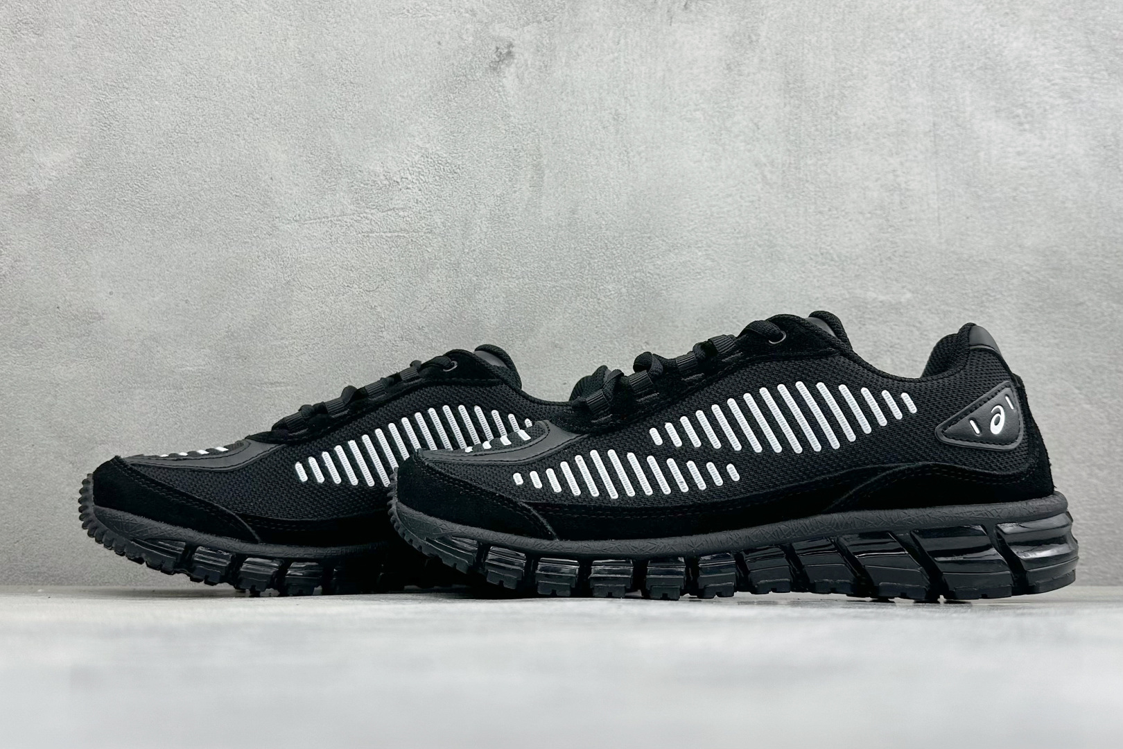 Asics Gel-Quantum 360 I AMP亚瑟士复古透气缓震耐磨跑步鞋 #鞋面采用无缝线鞋面,贴合脚型,穿着 Asics Gel-Quantum 360 I AMP亚瑟士复古透气缓震耐磨跑步鞋 #鞋面采用无缝线鞋面,贴合脚型,穿着