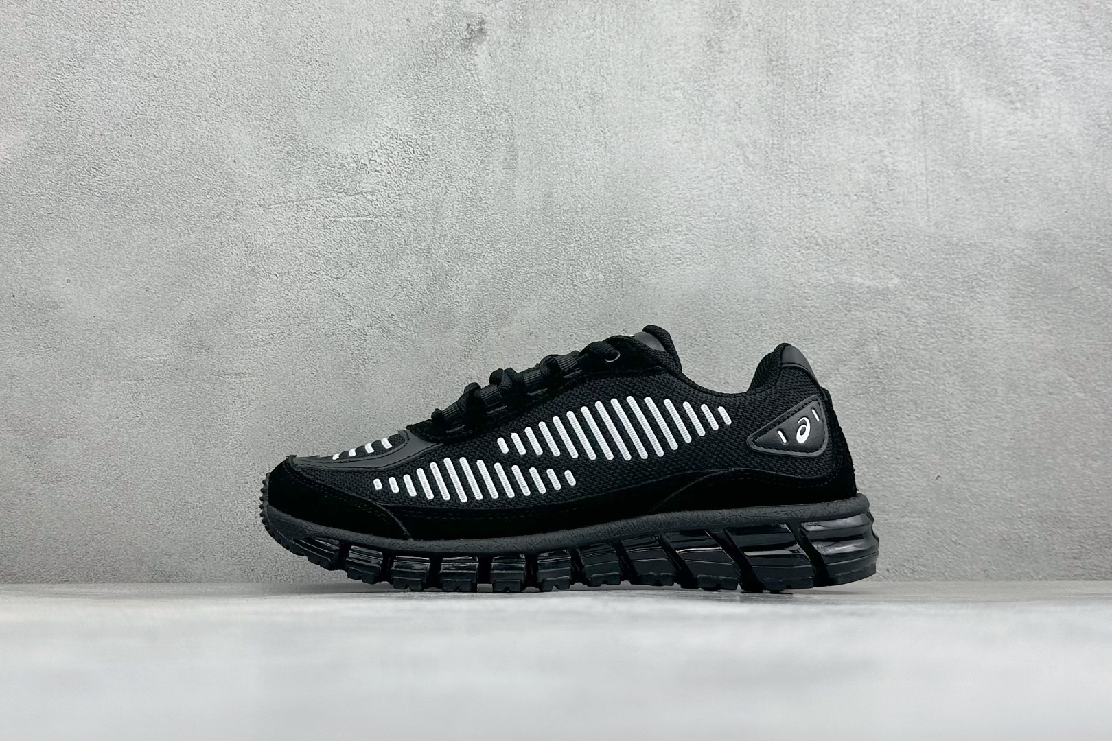 Asics Gel-Quantum 360 I AMP亚瑟士复古透气缓震耐磨跑步鞋 #鞋面采用无缝线鞋面,贴合脚型,穿着 Asics Gel-Quantum 360 I AMP亚瑟士复古透气缓震耐磨跑步鞋 #鞋面采用无缝线鞋面,贴合脚型,穿着