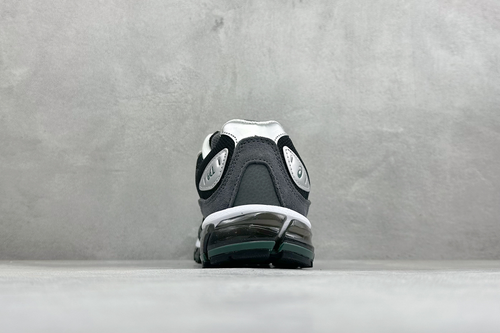 Asics Gel-Quantum 360 I AMP亚瑟士复古透气缓震耐磨跑步鞋 #鞋面采用无缝线鞋面,贴合脚型,穿着 Asics Gel-Quantum 360 I AMP亚瑟士复古透气缓震耐磨跑步鞋 #鞋面采用无缝线鞋面,贴合脚型,穿着
