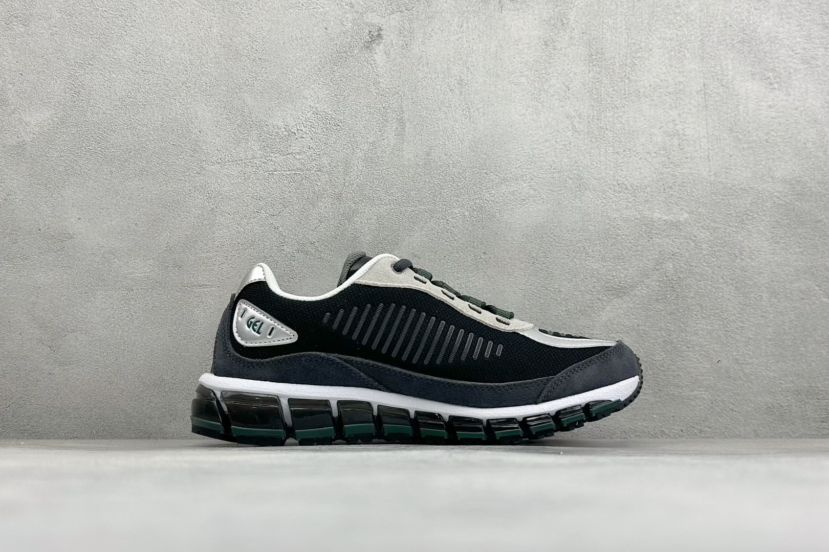 Asics Gel-Quantum 360 I AMP亚瑟士复古透气缓震耐磨跑步鞋 #鞋面采用无缝线鞋面,贴合脚型,穿着 Asics Gel-Quantum 360 I AMP亚瑟士复古透气缓震耐磨跑步鞋 #鞋面采用无缝线鞋面,贴合脚型,穿着