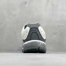 Asics Gel-Quantum 360 I AMP亚瑟士复古透气缓震耐磨跑步鞋 #鞋面采用无缝线鞋面,贴合脚型,穿着 Asics Gel-Quantum 360 I AMP亚瑟士复古透气缓震耐磨跑步鞋 #鞋面采用无缝线鞋面,贴合脚型,穿着