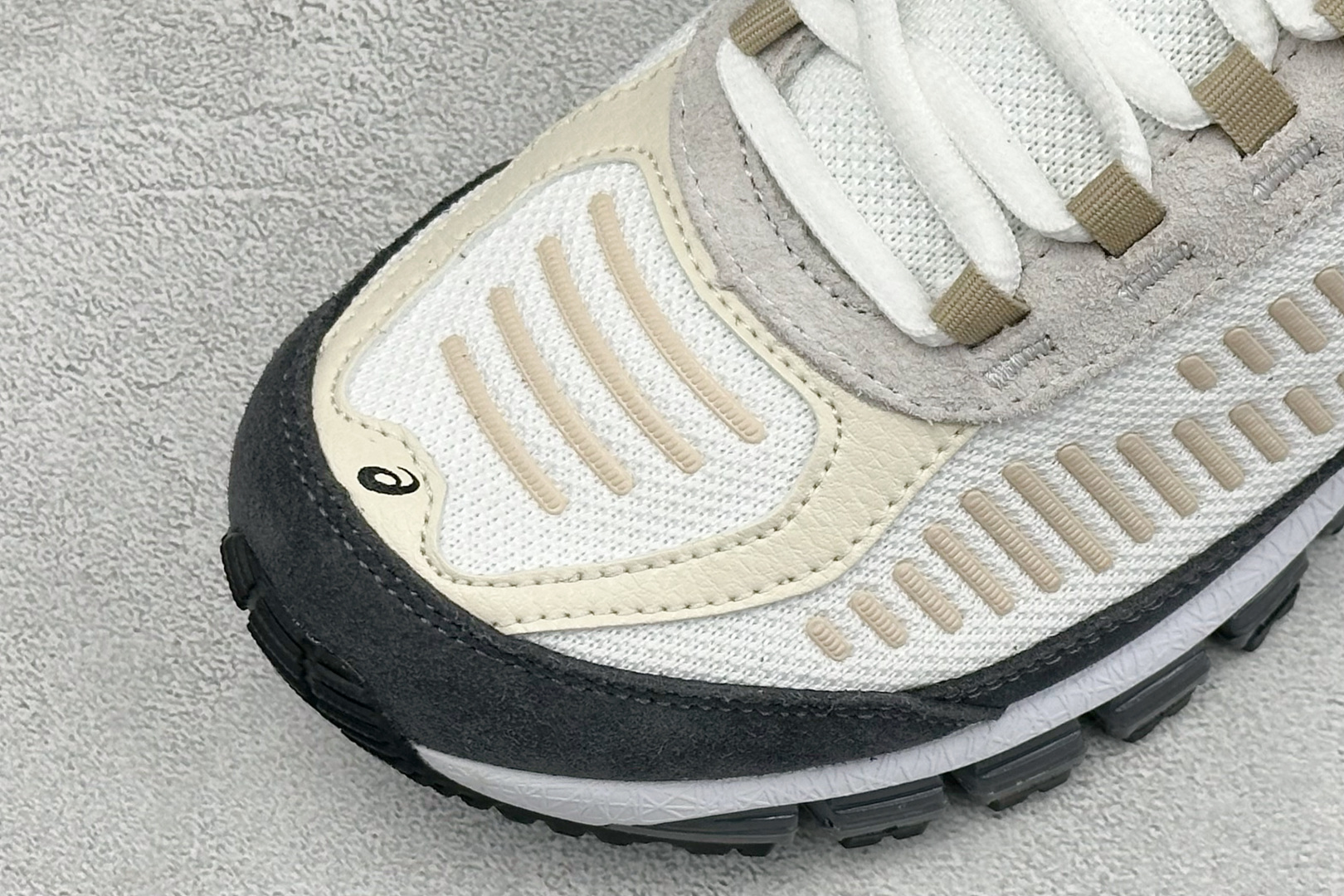 Asics Gel-Quantum 360 I AMP亚瑟士复古透气缓震耐磨跑步鞋 #鞋面采用无缝线鞋面,贴合脚型,穿着 Asics Gel-Quantum 360 I AMP亚瑟士复古透气缓震耐磨跑步鞋 #鞋面采用无缝线鞋面,贴合脚型,穿着