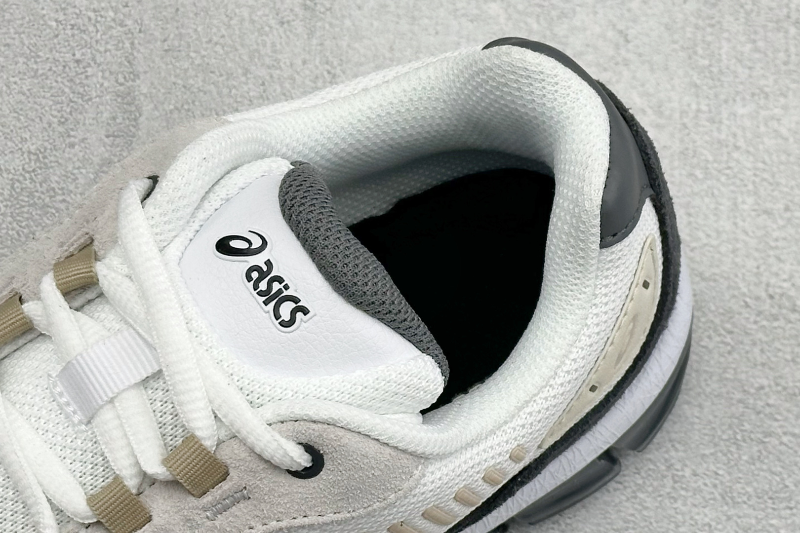 Asics Gel-Quantum 360 I AMP亚瑟士复古透气缓震耐磨跑步鞋 #鞋面采用无缝线鞋面,贴合脚型,穿着 Asics Gel-Quantum 360 I AMP亚瑟士复古透气缓震耐磨跑步鞋 #鞋面采用无缝线鞋面,贴合脚型,穿着