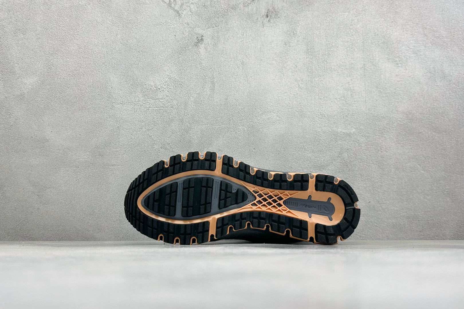 Asics Gel-Quantum 360 I AMP亚瑟士复古透气缓震耐磨跑步鞋 #鞋面采用无缝线鞋面，贴合脚型，穿着